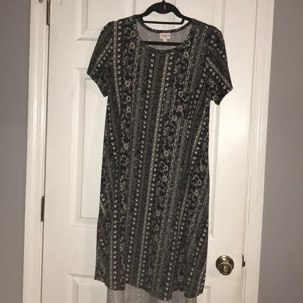 Lularoe medium legging material Carly.